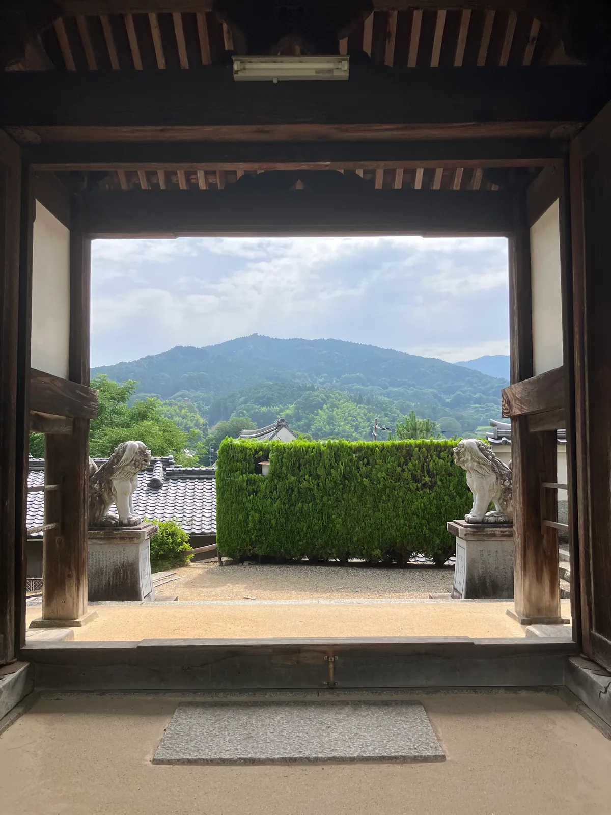 橘寺の境内から見える飛鳥の風景